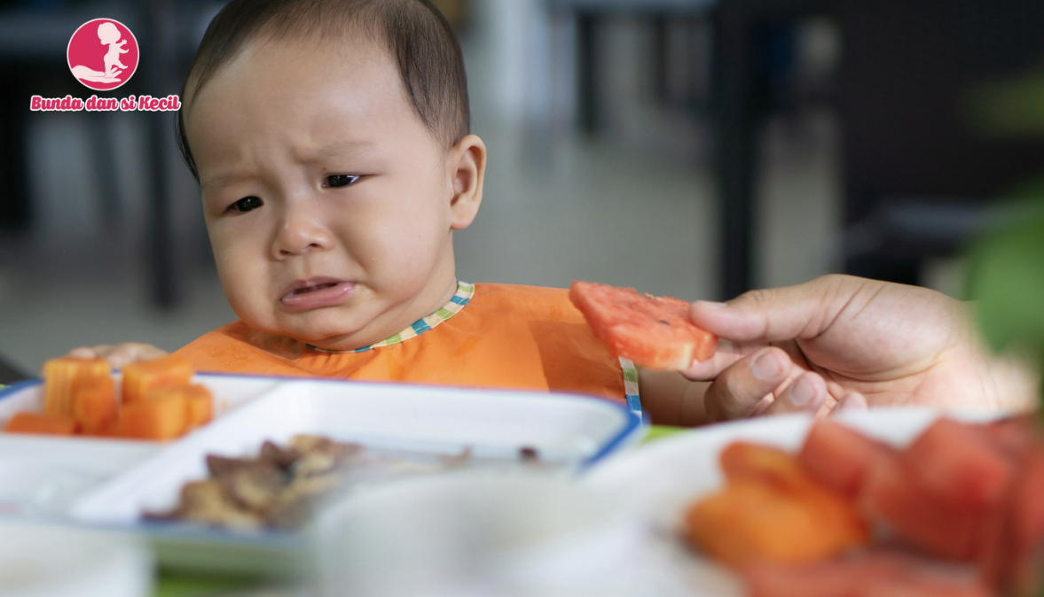 Makanan yang Bisa Bikin Bayi ASI Kembung: Apa yang Harus Dihindari?